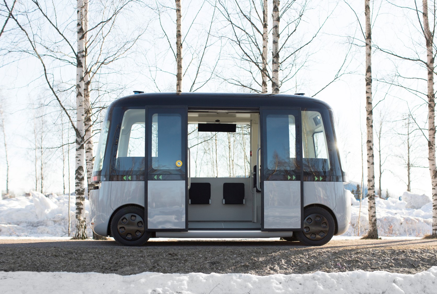 Primul autobuz robot din lume circulă cu anvelope Nokian Hakkapeliitta
